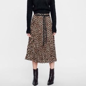 Adorable ZARA Leopard Print Pleated Midi Skirt